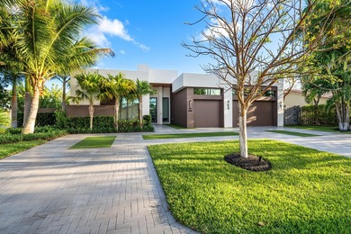 Chic, Modern Residence artfully crafted by award-winning - photo 2