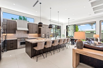 Chic, Modern Residence artfully crafted by award-winning - photo 3