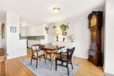 Experience the luxury living at the distinguished ?o-op. Nestled - photo 13
