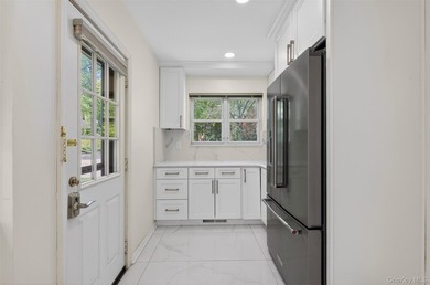 Prime Lake Success / University Gardens Location - Exceptional - photo 13
