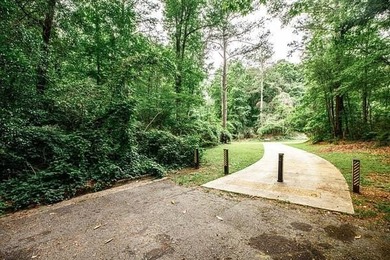 This hidden gem is waiting for you! Here is a unique opportunity - photo 14