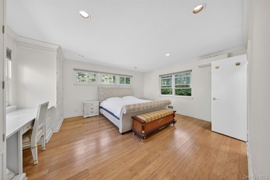 Prime Lake Success / University Gardens Location - Exceptional - photo 15