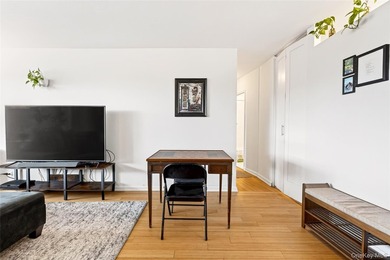 Experience the luxury living at the distinguished ?o-op. Nestled - photo 17