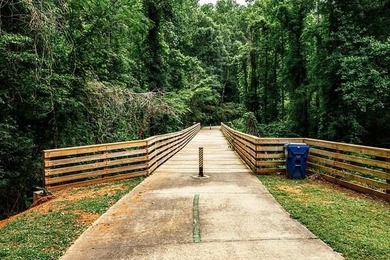 This hidden gem is waiting for you! Here is a unique opportunity - photo 18