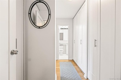 Experience the luxury living at the distinguished ?o-op. Nestled - photo 24