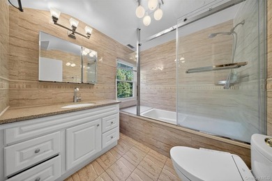 Prime Lake Success / University Gardens Location - Exceptional - photo 24