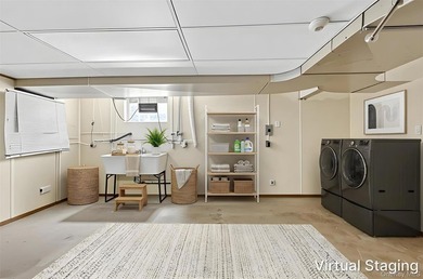 Prime Lake Success / University Gardens Location - Exceptional - photo 28