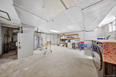 Prime Lake Success / University Gardens Location - Exceptional - photo 29