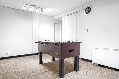 Experience the luxury living at the distinguished ?o-op. Nestled - photo 30