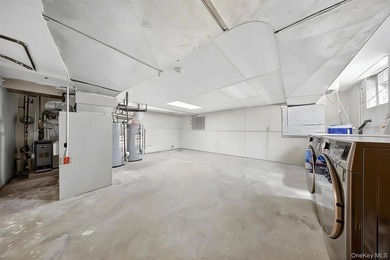 Prime Lake Success / University Gardens Location - Exceptional - photo 30