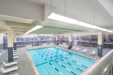Experience the luxury living at the distinguished ?o-op. Nestled - photo 32
