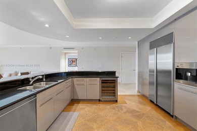 MUST SELL! SPACIOUS 3BED(EN SUITE) PLUS DEN/MEDIA RM/4TH BED. 3