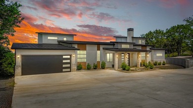 Views for Days! New construction 4bed/5.5 bath, on 1.07 acres - photo 4