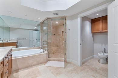 MUST SELL! SPACIOUS 3BED(EN SUITE) PLUS DEN/MEDIA RM/4TH BED. 3