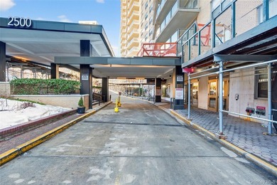 Experience the luxury living at the distinguished ?o-op. Nestled - photo 48