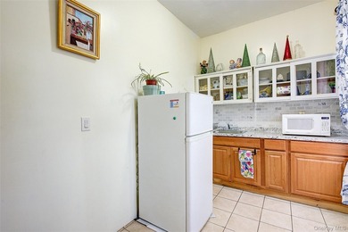 Welcome to 150 Ridgewood Avenue, a spacious fully detached - photo 14