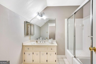 Nestled in the Highly Sought-After Active Swim/Tennis and Lake - photo 38