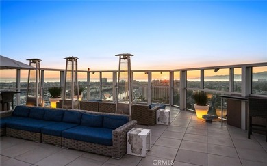 Beautifully updated 2-bedroom, 2.5-bath residence in the highly - photo 47