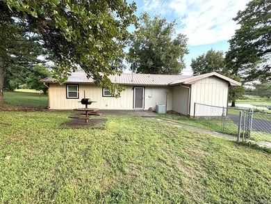 This nicely updated 2-bedroom, 2-bath home sits on approximately - photo 5