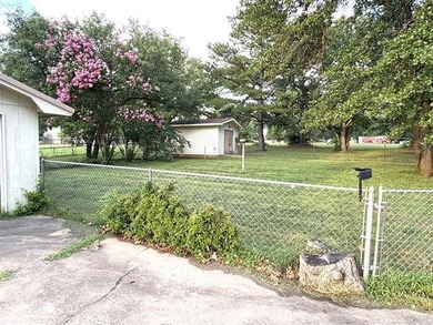 This nicely updated 2-bedroom, 2-bath home sits on approximately - photo 10