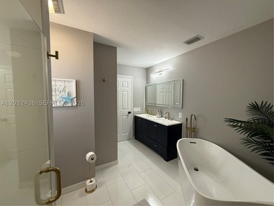 Beautifully renovated 3-bedroom, 2-bath CBS construction home - photo 13