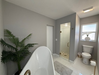 Beautifully renovated 3-bedroom, 2-bath CBS construction home - photo 14