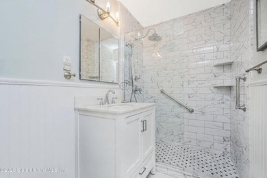 NEWLY RENOVATED! CLOVE LAKES! 24-HOUR DOORMAN! ELEVATORS! POOL! - photo 16