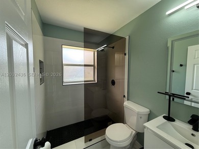 Beautifully renovated 3-bedroom, 2-bath CBS construction home - photo 17