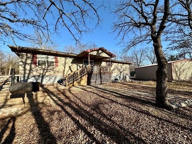 Beautiful 3 bedroom, 2 bathroom home situated on a spacious - photo 21
