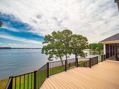 The Lake Murray home you've been waiting for is now on the - photo 22