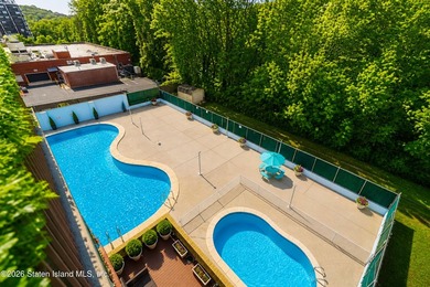 NEWLY RENOVATED! CLOVE LAKES! 24-HOUR DOORMAN! ELEVATORS! POOL! - photo 24