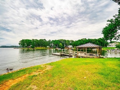 The Lake Murray home you've been waiting for is now on the - photo 25