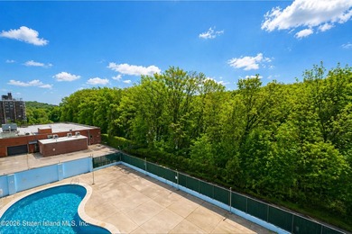 NEWLY RENOVATED! CLOVE LAKES! 24-HOUR DOORMAN! ELEVATORS! POOL! - photo 25