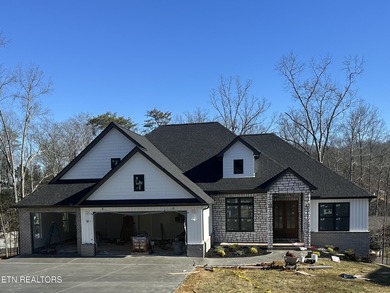 Lake Home For Sale in Loudon, Tennessee