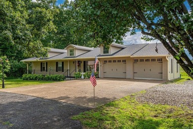 $39,000 PRICE REDUCTION!! With curb appeal worthy of *Southern - photo 2