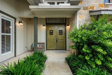 Exceptional custom home blending upscale finishes, functional - photo 1