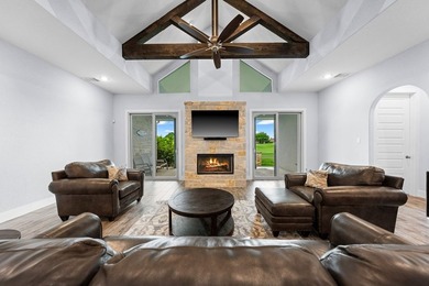 Exceptional custom home blending upscale finishes, functional - photo 3