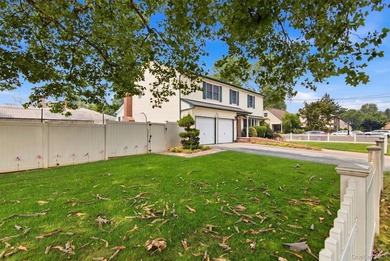 Located in the heart of Syosset this remarkable home has an - photo 3