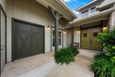 Exceptional custom home blending upscale finishes, functional - photo 9