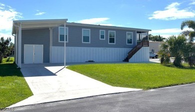 Caloosahatchee River Home For Sale in Fort Myers Florida