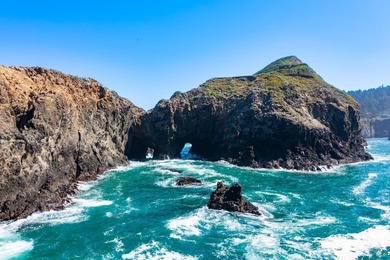 Unmatched views surround 3 sides of this rare oceanfront parcel - photo 24
