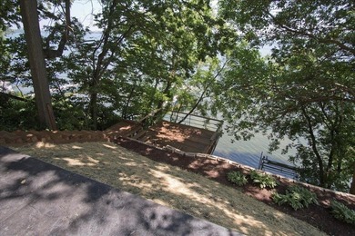 Beautiful LAKE KEGONSA HOME with 50' of frontage, pier, and - photo 5