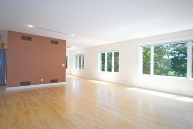 Beautiful LAKE KEGONSA HOME with 50' of frontage, pier, and - photo 9