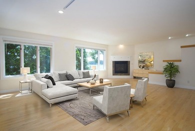 Beautiful LAKE KEGONSA HOME with 50' of frontage, pier, and - photo 10