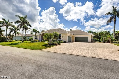 This meticulously maintained 3400 sq ft home has 4 bedrooms, 2 - photo 1