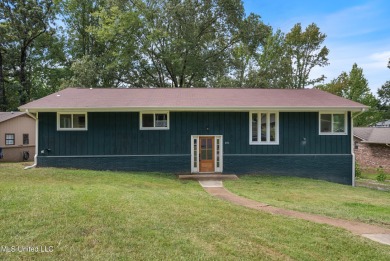 Lake Home For Sale in Hernando, Mississippi