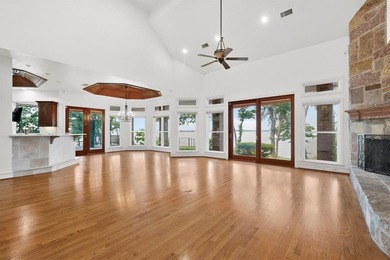 Welcome to this stunning Lake Lewisville Lakefront Estate, where - photo 8