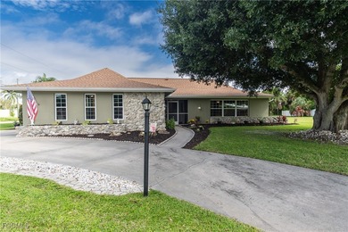 Caloosahatchee River Home For Sale in Fort Myers Florida