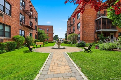 Beautiful and spacious one bedroom (PLUS BONUS ROOM) in the - photo 2