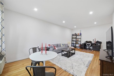 Beautiful and spacious one bedroom (PLUS BONUS ROOM) in the - photo 9